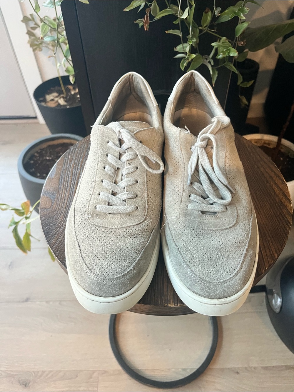 Filling Pieces Suede Low-Top Sneakers in Light Gray